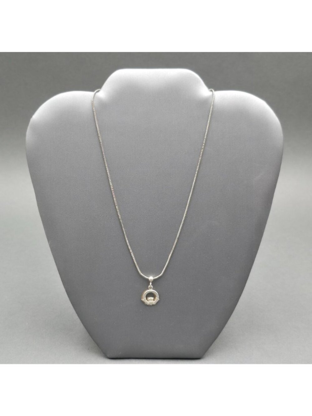 Solvar Sterling Silver Claddagh Necklace Interlocking Double Charm Ireland 16" - Picture 2 of 12